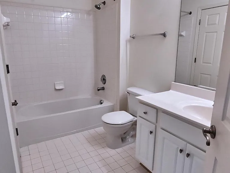 21216 McFadden Sq #108 — Photo 37