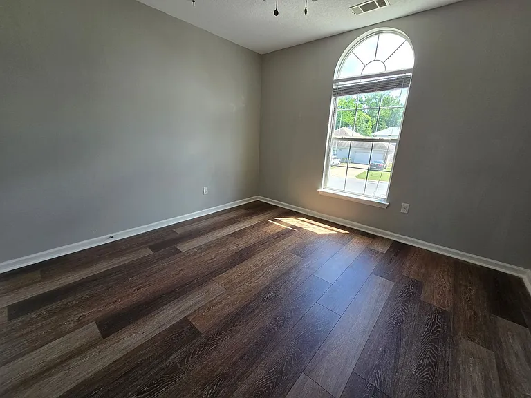 3215 Shelby Dr — Photo 6