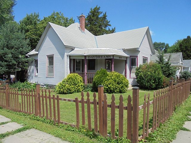1st image of 804 Dickinson St