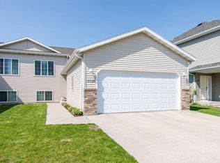 2526 31st Ave S, Moorhead, MN 56560