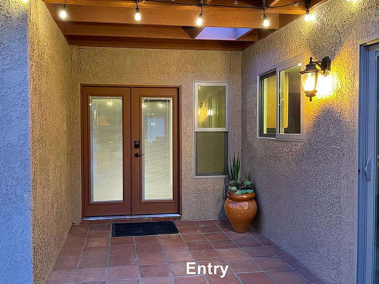 6483 N Foothills Dr — Photo 3