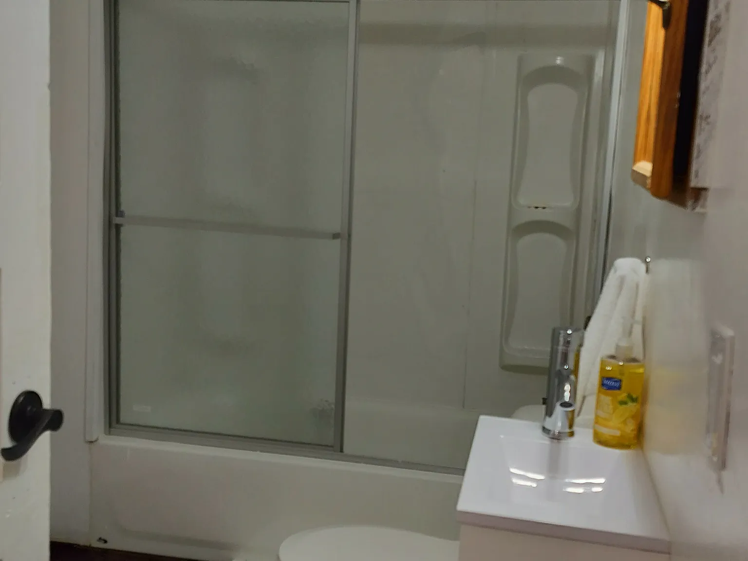 5 bed, 1600 sqft, $550 — Photo 3