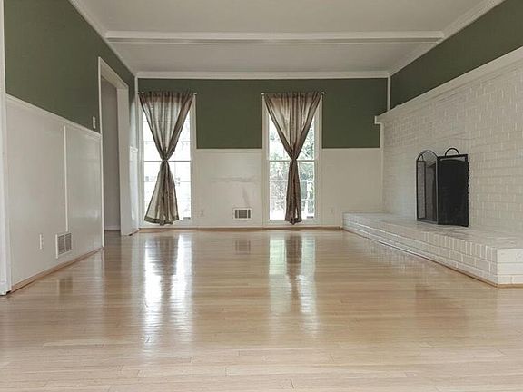 4th image of 3730 Fox Hills Dr SE