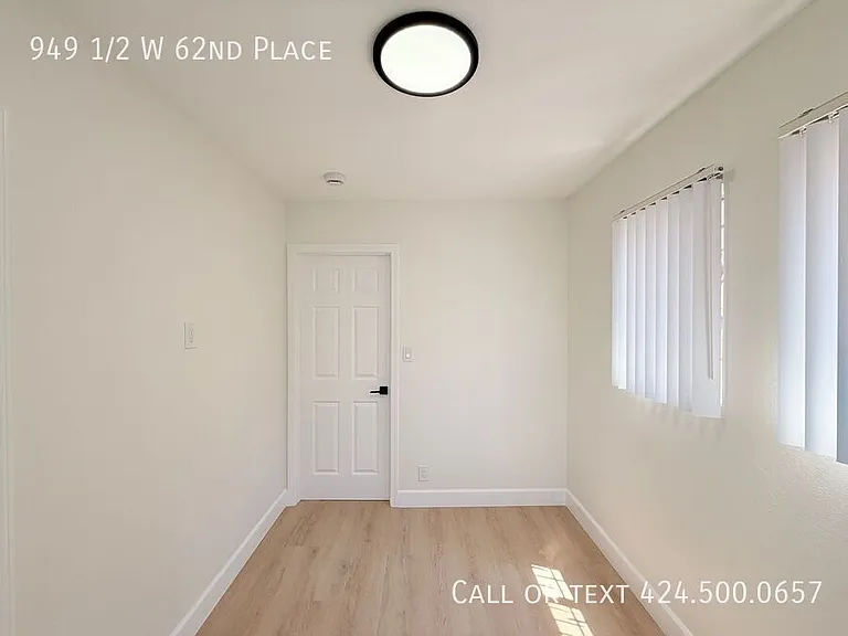 949 1/2 W 62nd Pl — Photo 12