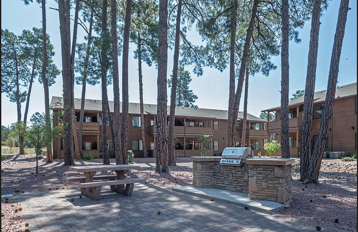 Building Photo - 200 E Malibu Dr #C8