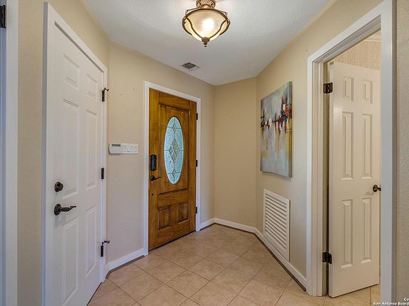 5th image of 126 CIBOLO CREEK DR