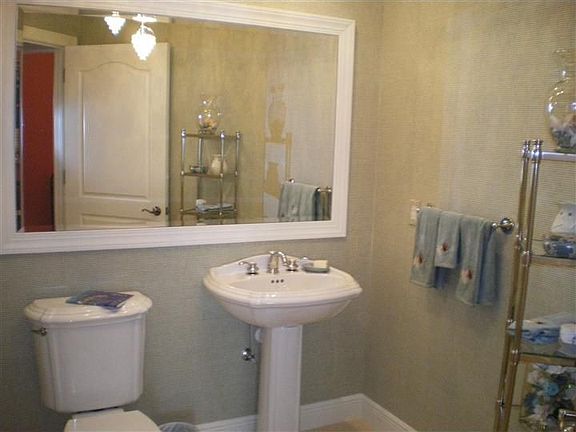 5th image of 9049 Somerset Bay Ln APT 401