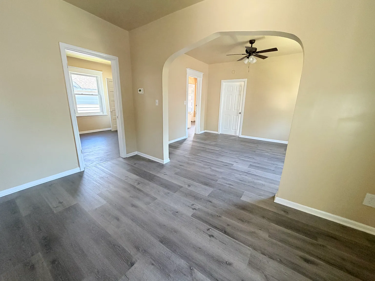 3 bed, 1000 sqft, $1,400 — Photo 4