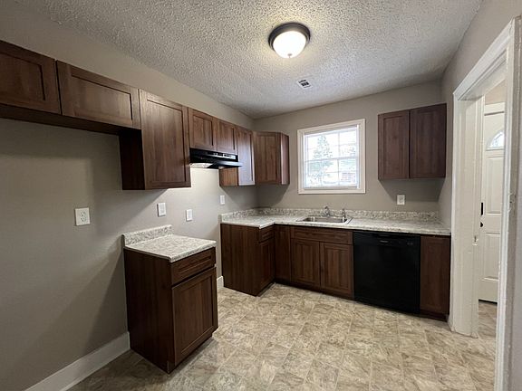 3rd image of 2703 Burns Ave