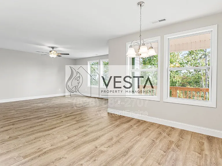 474 Hague Dr — Photo 12