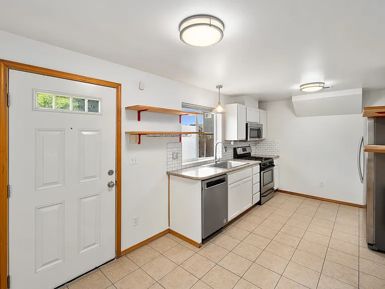 8823 Delridge Way SW #B — Photo 10