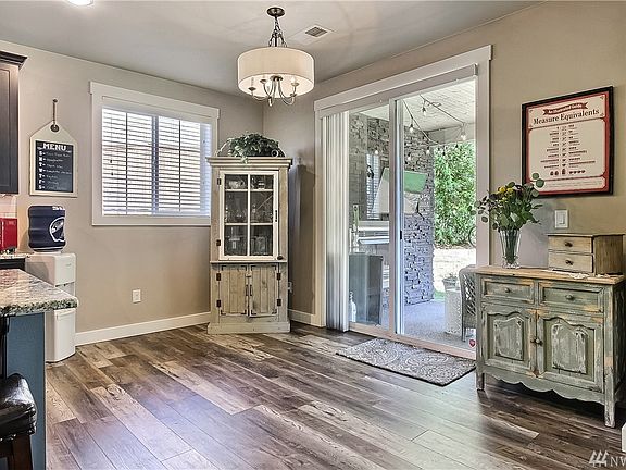 5th image of 14407 Parkview Ct E