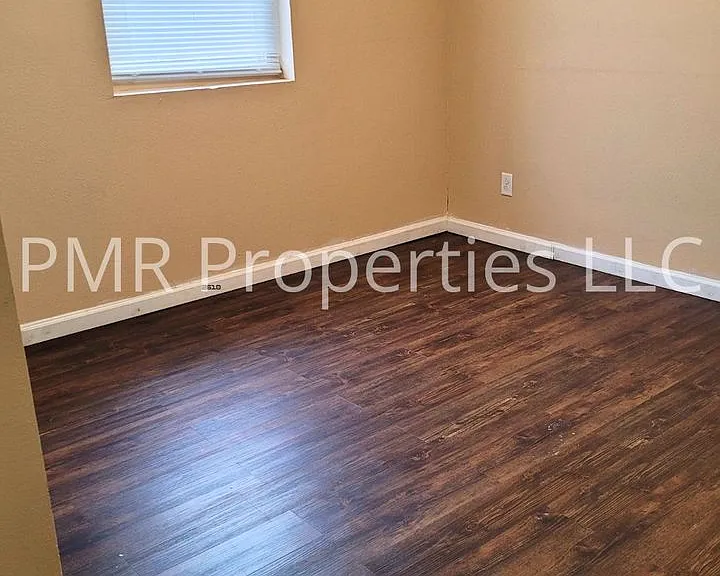 103 N 6th St — Photo 6