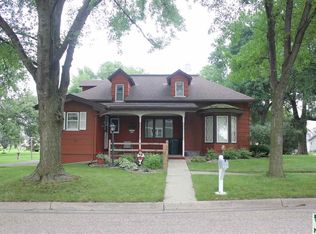 610 East St, Ireton, IA 51027