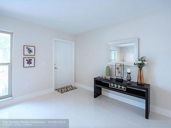 4th image of 11371 NW 35th Pl