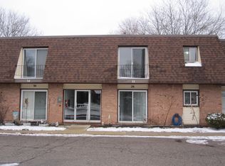 4727 Gull Rd APT 33, Lansing, MI 48917