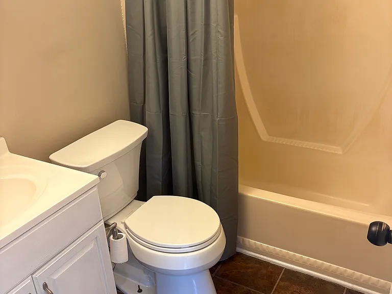 40 Apple Tree Ln #6 — Photo 3