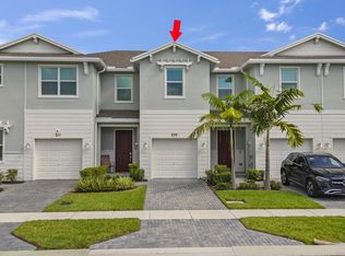 209 SE Woodbark St, Port Saint Lucie, FL 34984