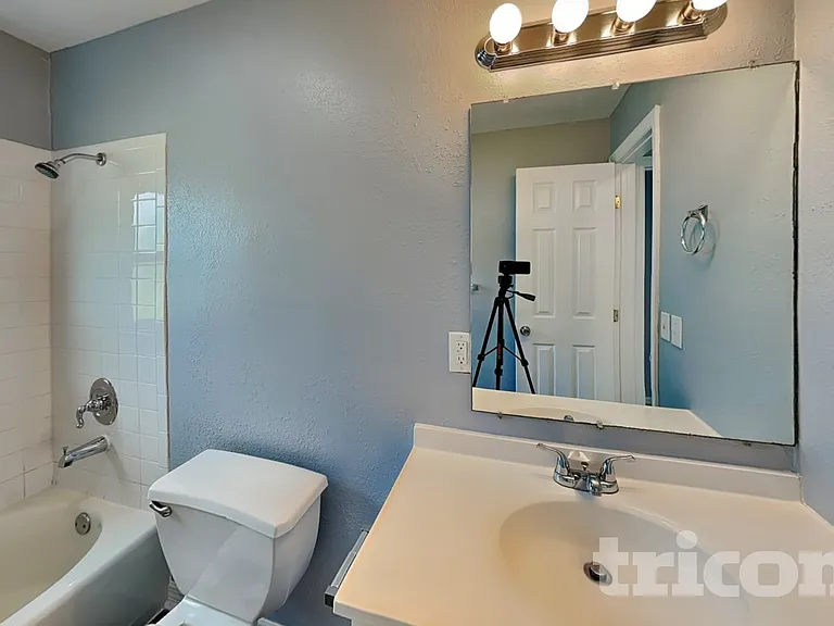 4118 W La Salle St — Photo 13