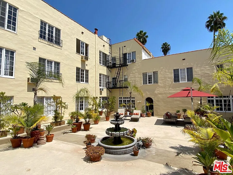 2 bed, 2.0 bath, 1118 sqft, $3,650 — Photo 4