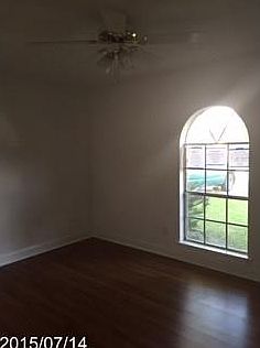 4th image of 2233 Yorktowne Dr
