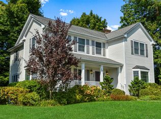 101 Moorland Dr, Scarsdale, NY 10583