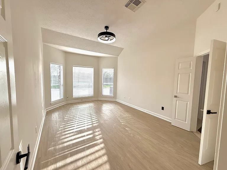 3122 Gatesbury North Dr — Photo 5