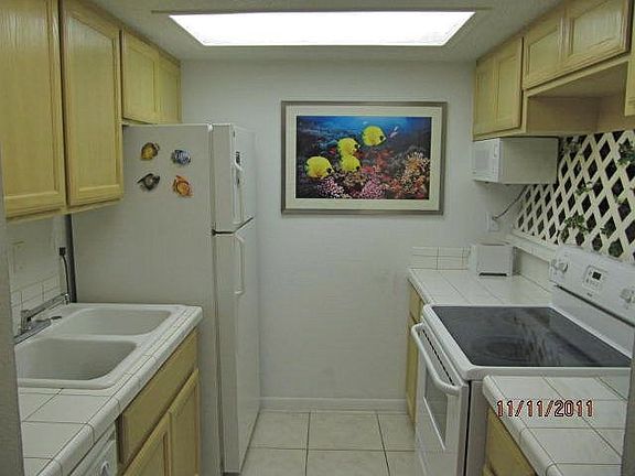 5th image of 6608 Padre Blvd