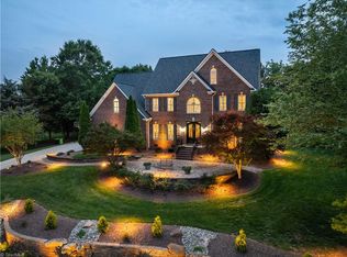 7809 Charles Place Dr, Kernersville, NC 27284