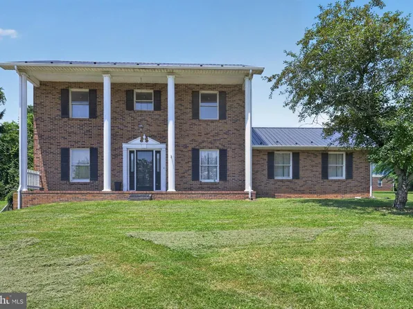 797 Falcon Dr, Abingdon, VA 24210