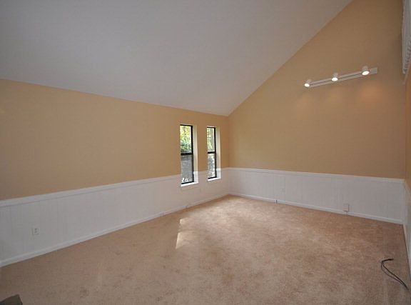 5th image of 1029 Brookwood Dr