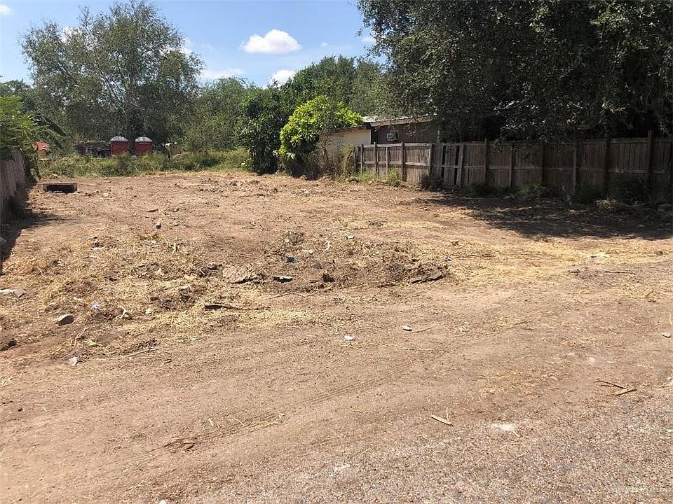 2nd image of 838 Rancho Viejo St