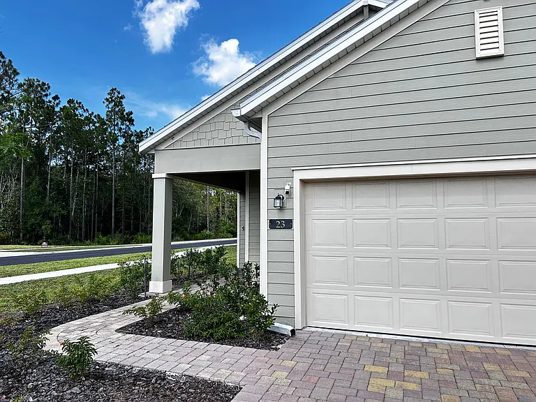23 Lake Sinclair St — Photo 4