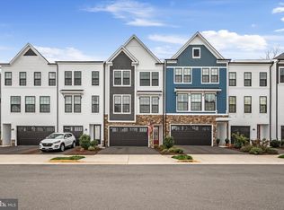 25415 Hartland Orchard Ter, Chantilly, VA 20152