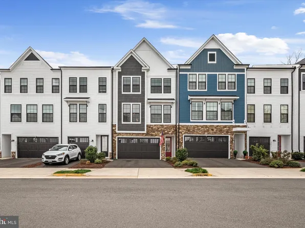 25415 Hartland Orchard Ter, Chantilly, VA 20152