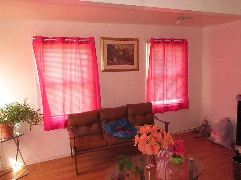 262 1st St #D — Photo 2