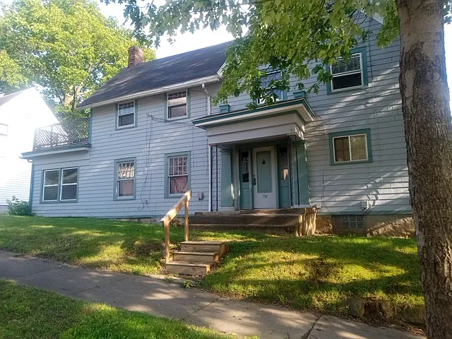 734 Montana Ave #1