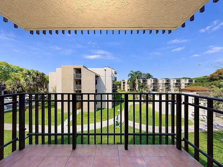3581 SW 117th Ave #5-308 — Photo 35