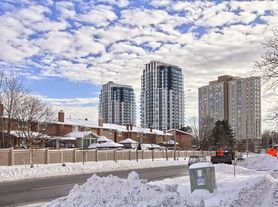 202 Burnhamthorpe Rd E