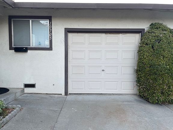 2nd image of 10705 Gardena Ct