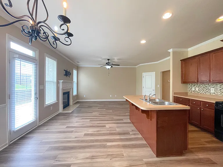 989 Parkside Wood Ct — Photo 8