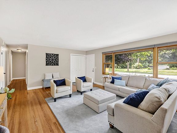2nd image of 5206 Starker Ave