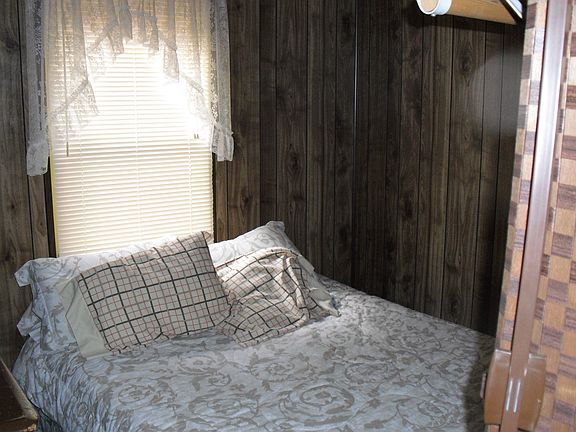 4th image of 40184 Guinan Ln