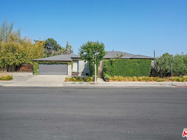 1666 S Curson Ave — Photo 20