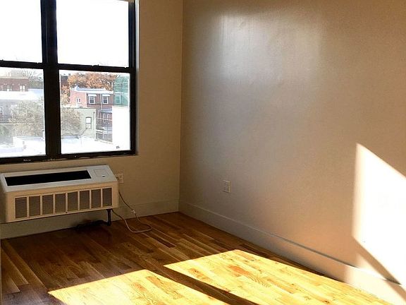 3rd image of 41 Kosciusko St #305