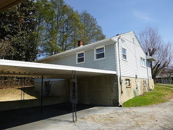 4th image of 224 Emory Ln