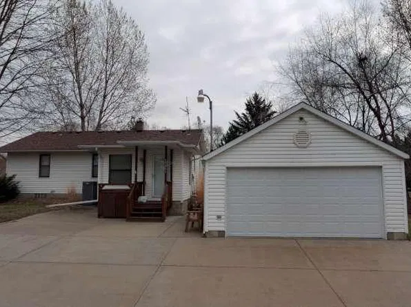 15601 Martin Ave, Burnsville, MN 55306