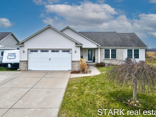 910 Red Tail Dr, Coopersville, MI 49404