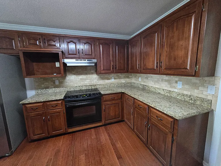 2710 Runnymeade Dr — Photo 5