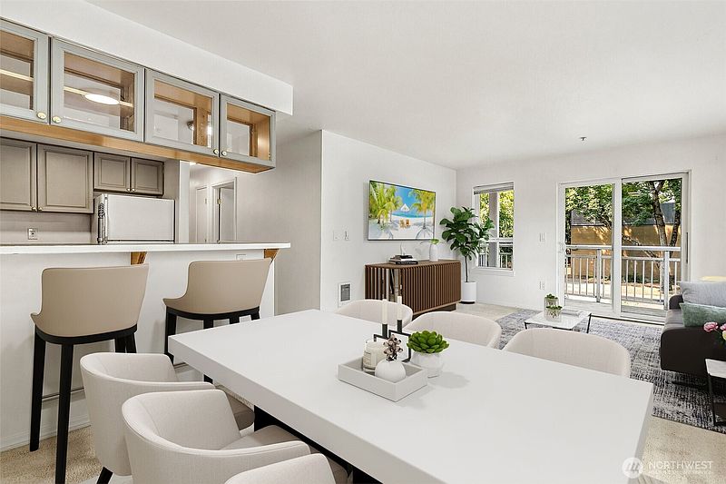 4th image of 2805 NE 125th Street #204